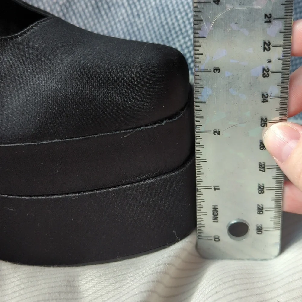 Black Gianni Bini Heels Size 8 - Picture 8 of 8